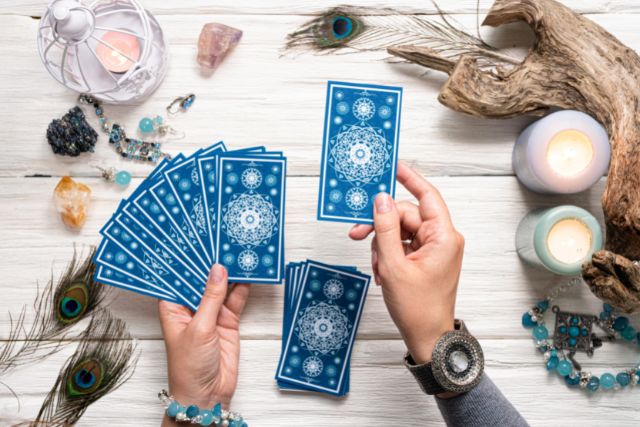 Divination tools for psychics: Tarot cards and oracle cards